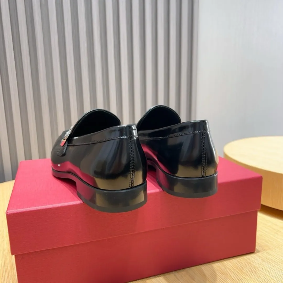 Men's Men's Shoes💰P640💰🔥《Ferragamo》👏Latest • High-end top brand luxury ~ purchasing agency, top quality ~. New fashionable business men's shoes🔜The uppers are made of original open-edge beaded cowhide➕cowhide·lining, with fine workmanship. The original stylish and soft combination wear-resistant and non-slip outsole is light and comfortable on the feet. The real thing looks better in real photos. Size: 38--44